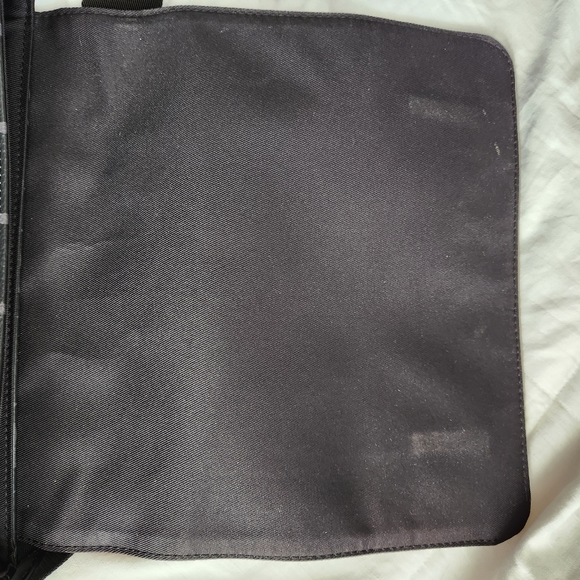 LOUIS VUITTON DISTRICT PM. - Picture 3 of 13